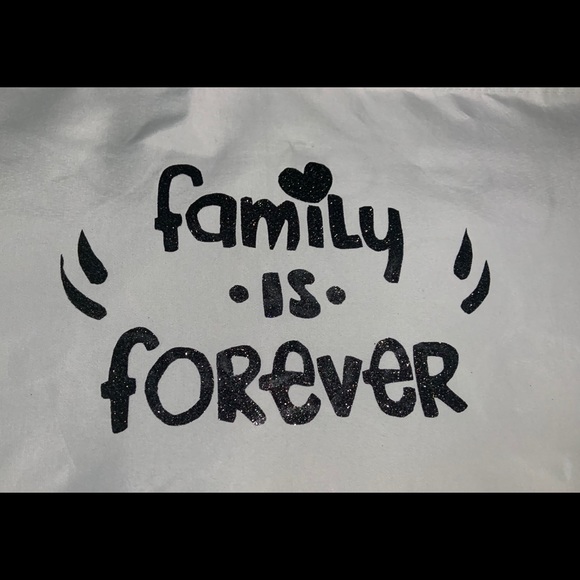 ☑️SOLD☑️ “Family is forever” table runner ♾💕 - Picture 2 of 6